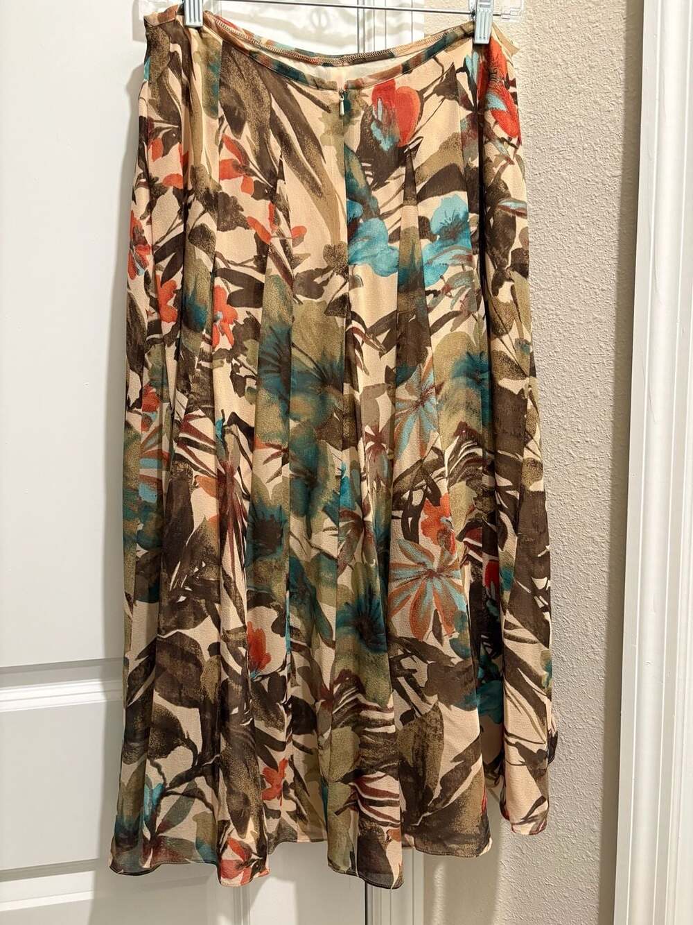 Vintage 90’s Y2k Jones New York Collection Women's Silk Floral Pleated Midi Skir